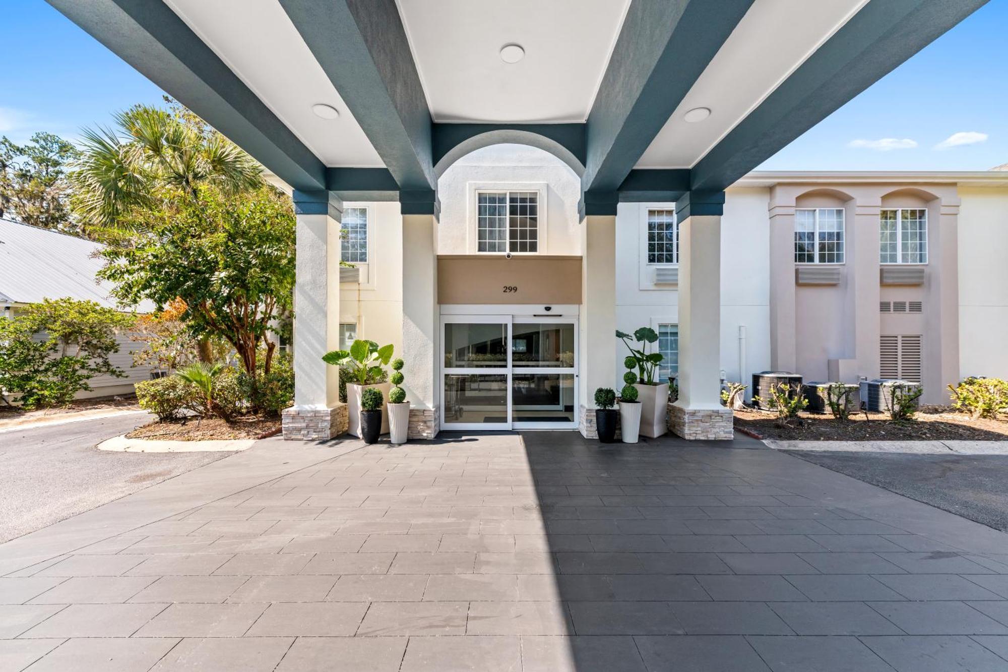 Holiday Inn Express Saint Simons Island, An Ihg Hotel St. Simons Island Exterior photo