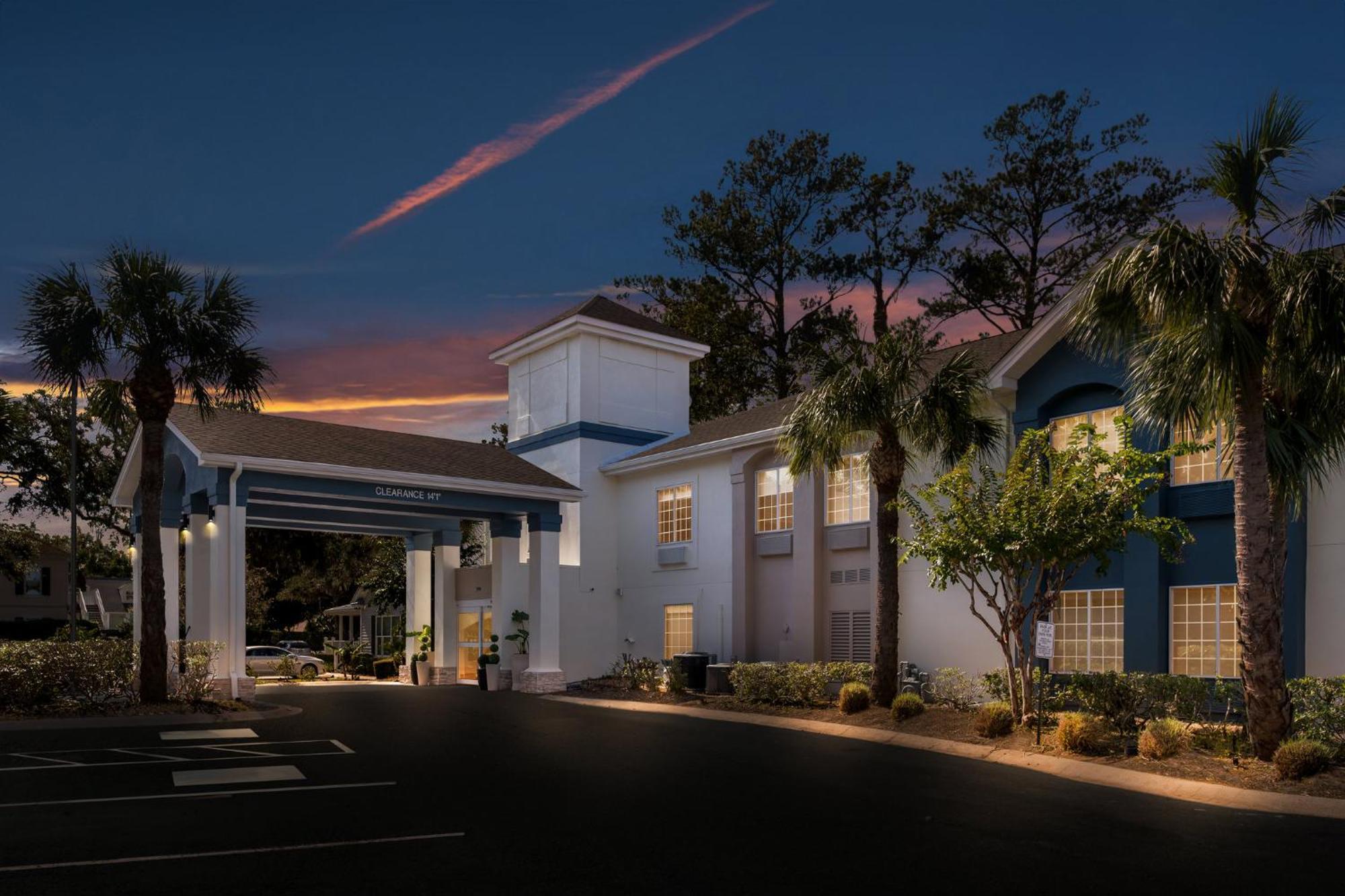 Holiday Inn Express Saint Simons Island, An Ihg Hotel St. Simons Island Exterior photo