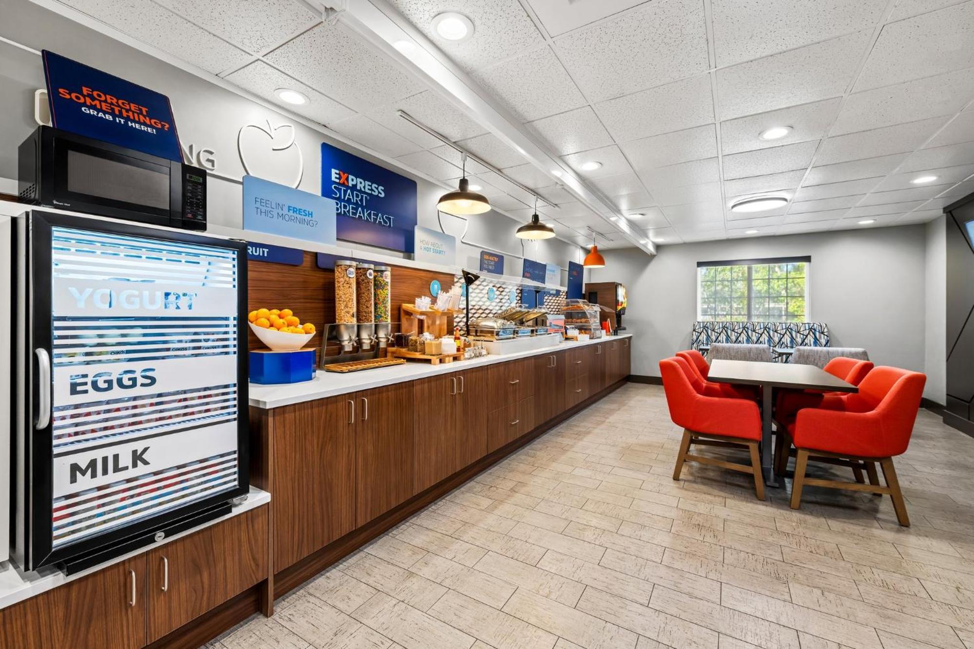 Holiday Inn Express Saint Simons Island By Ihg St. Simons Island Exterior photo
