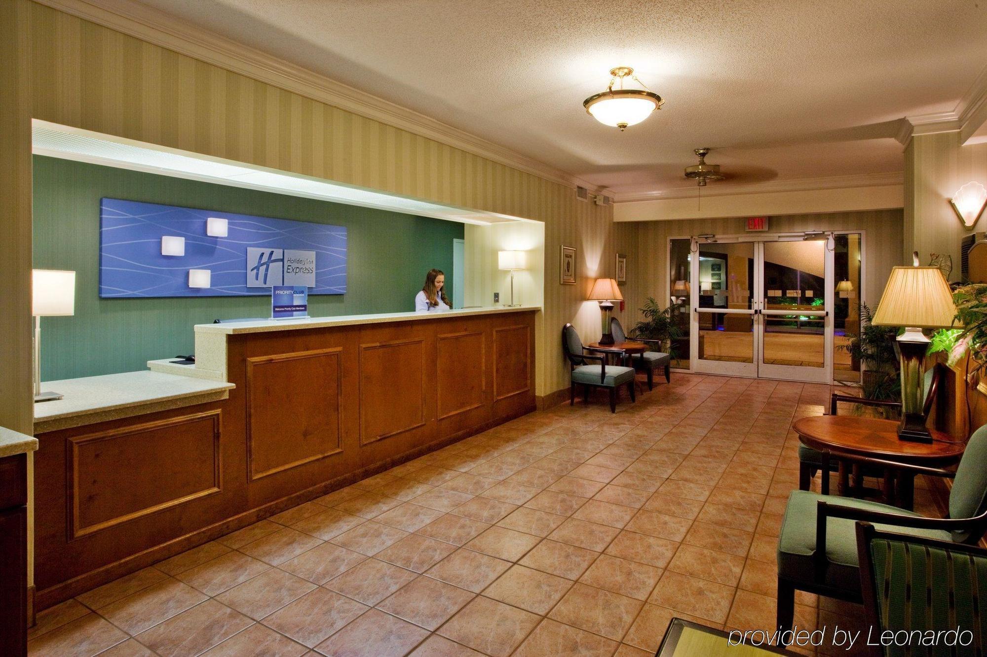 Holiday Inn Express Saint Simons Island, An Ihg Hotel St. Simons Island Interior photo