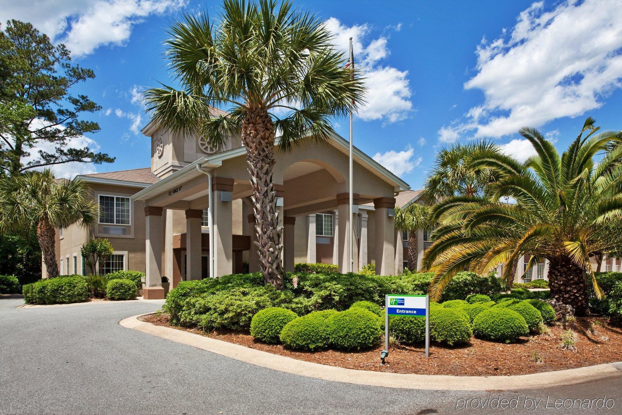 Holiday Inn Express Saint Simons Island, An Ihg Hotel St. Simons Island Exterior photo