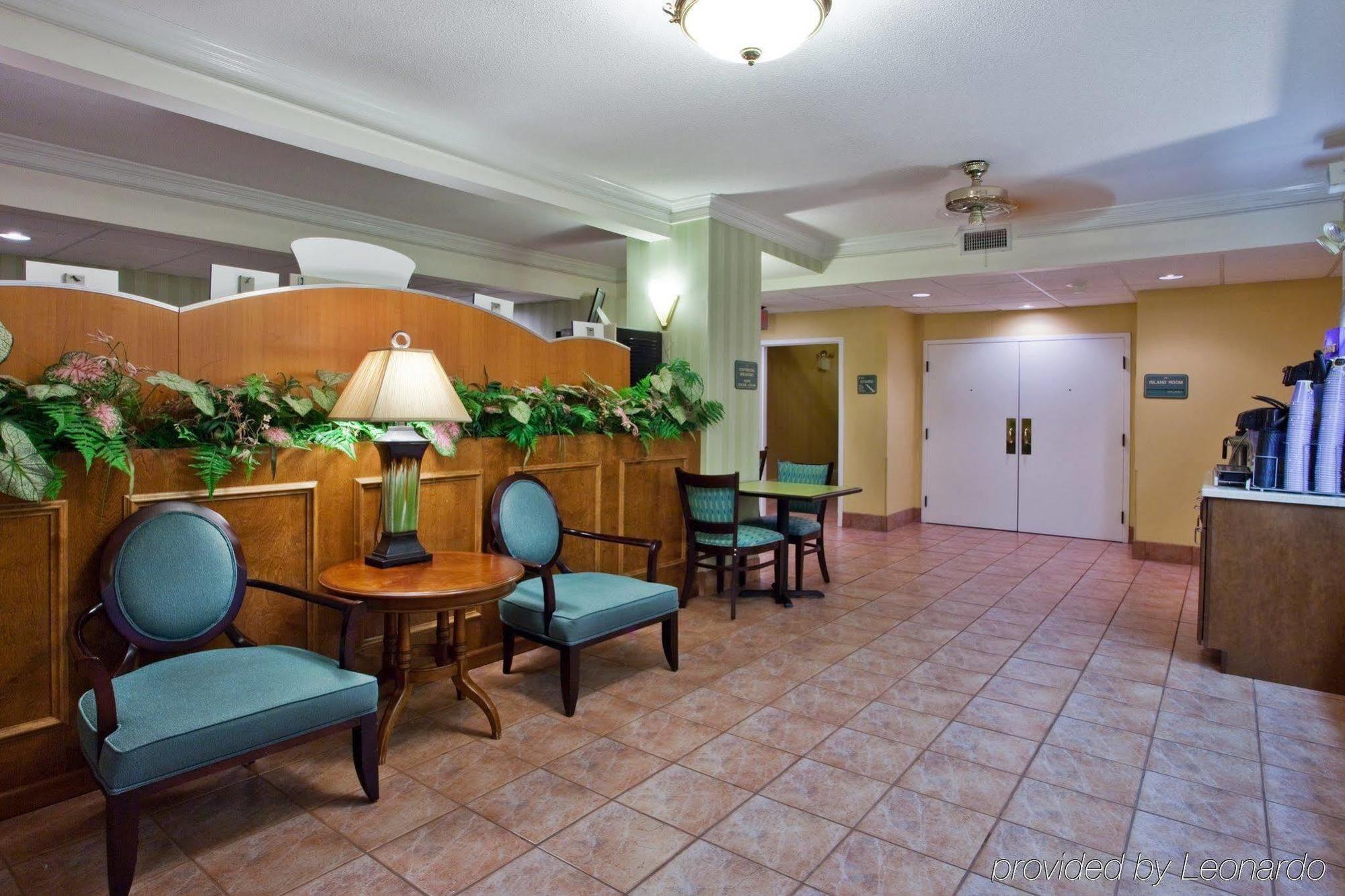 Holiday Inn Express Saint Simons Island, An Ihg Hotel St. Simons Island Interior photo